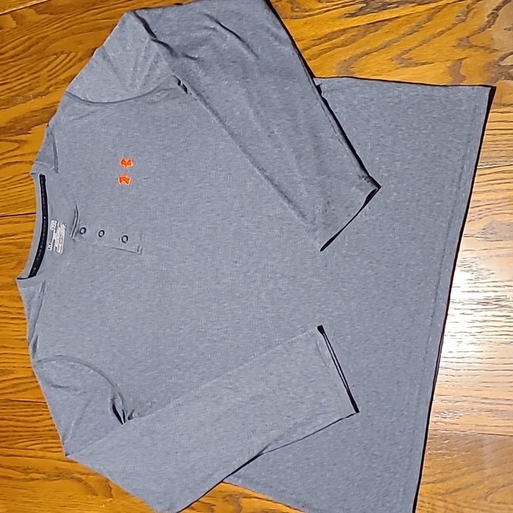 Under Armour Henley Athletic Shirt  - Men's Large